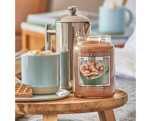 Декоративная свеча Village Candle Карамельный латте (602 грамма)