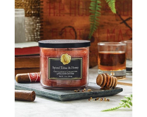 Декоративная свеча Village Candle Пряный табак и мед (396 грамм)