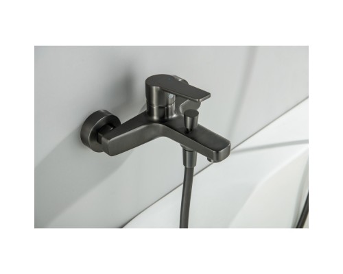 AQ1748BGM ЛУГАНО смеситель для ванны с душевым гарнитуром 3jet, оружейная сталь (шлиф. черный хром) AQ1748BGM