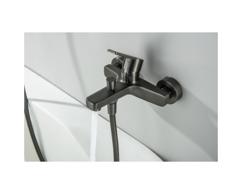 AQ1748BGM ЛУГАНО смеситель для ванны с душевым гарнитуром 3jet, оружейная сталь (шлиф. черный хром) AQ1748BGM