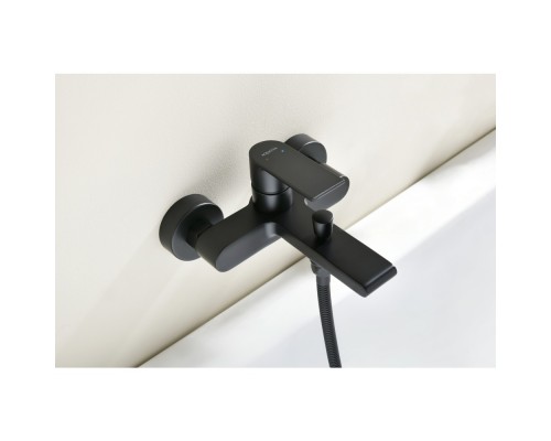 AQ1440MB ЛИРА смеситель для ванны, матовый черный AQ1440MB