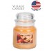 Декоративная свеча Village Candle Яблочный пирог (389 грамм)