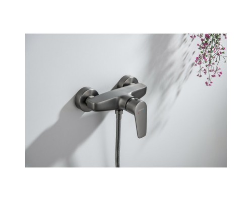 AQ1160BGM БЕТТА смеситель для душа, оружейная сталь (шлиф. черный хром) AQ1160BGM
