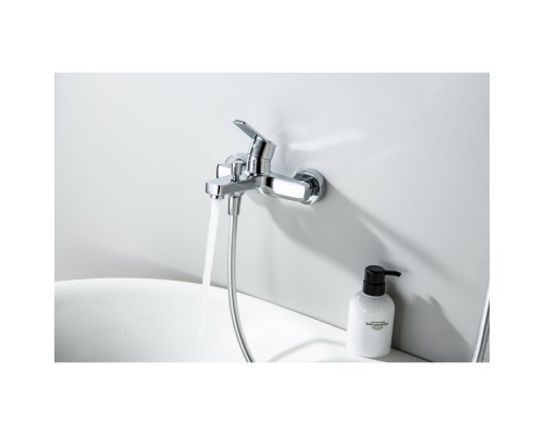 AQ1748CR ЛУГАНО смеситель для ванны с душевым гарнитуром 3jet AQ1748CR