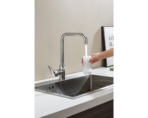 AQ1081CR ВЕГА смеситель для кухни (квадратный излив) AQ1081CR