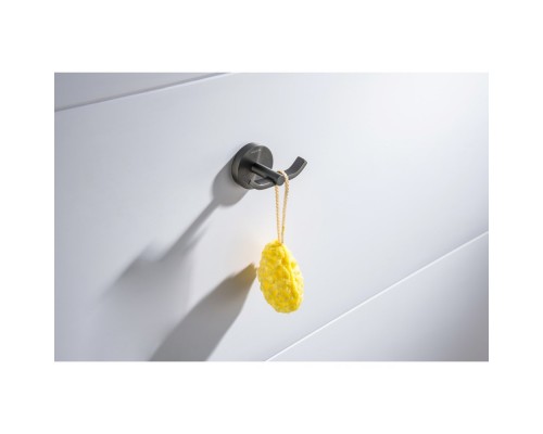 AQ4602BGM БЕТТА крючок двойной, оружейная сталь (шлиф. черный хром) AQ4602BGM