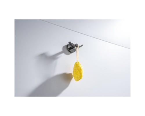 AQ4602BGM БЕТТА крючок двойной, оружейная сталь (шлиф. черный хром) AQ4602BGM