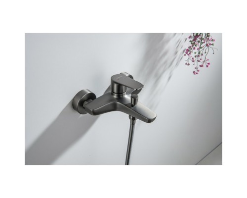 AQ1140BGM БЕТТА смеситель для ванны, оружейная сталь (шлиф. черный хром) AQ1140BGM