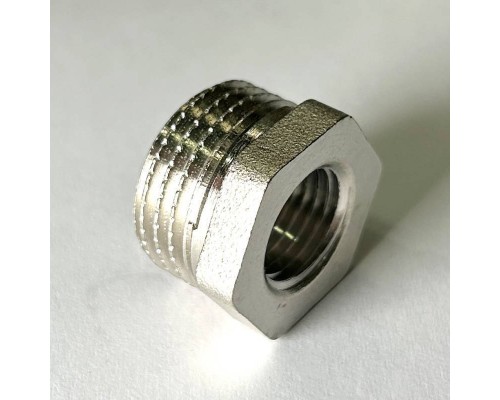 Футорка резьбовая DN15х8 Н 1/2 x В 1/4 латунь