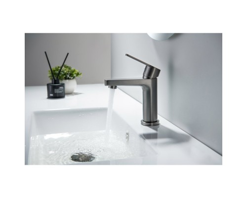 AQ1710BGM ЛУГАНО смеситель для раковины 106 без донного клапана, оружейная сталь (шлиф. черный хром) AQ1710BGM