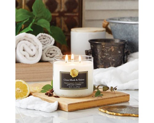 Декоративная свеча Village Candle Чистый мускус и Ветивер (396 грамм)