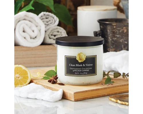 Декоративная свеча Village Candle Чистый мускус и Ветивер (396 грамм)