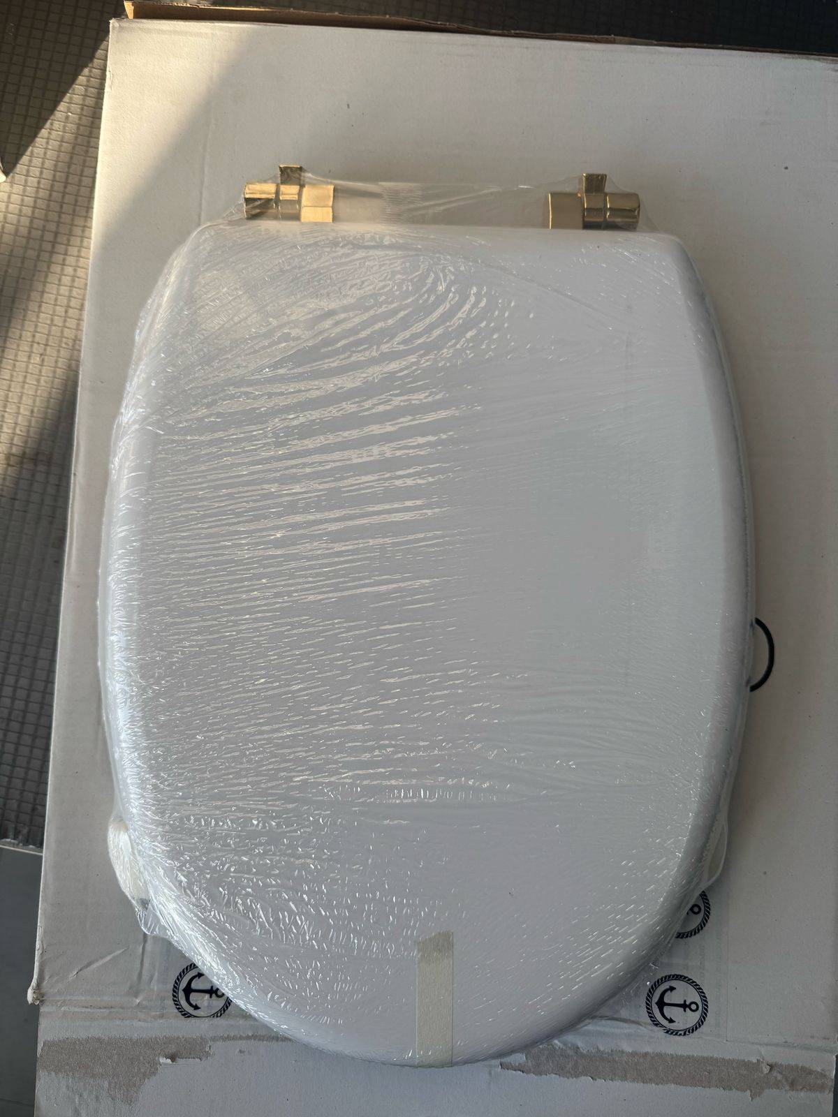 Сиденье для унитаза Villeroy & Boch Verity Line альпийский белый (поврежденный) 8M19S101