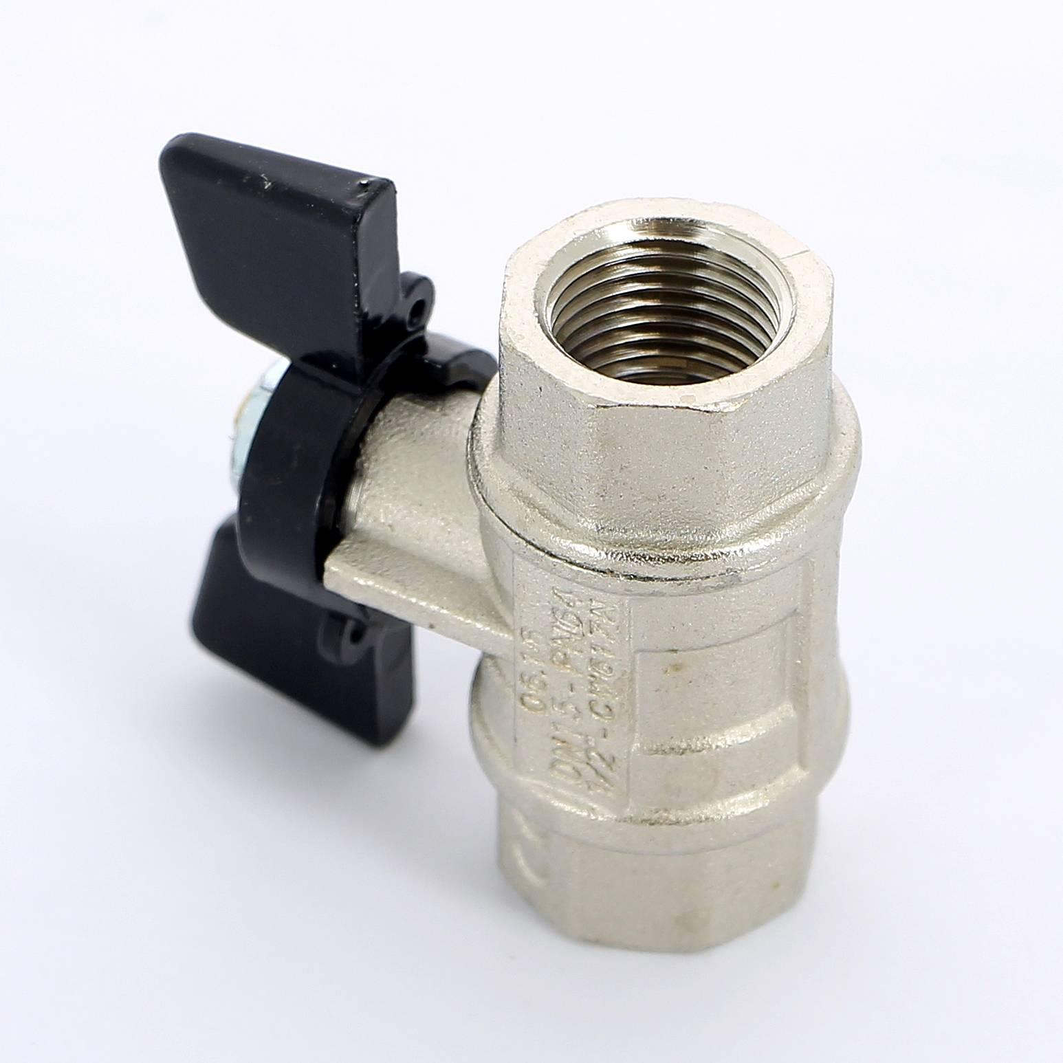 Кран шаровой Bugatti NEVADA 1/2 ВВ ручка-бабочка 4020094