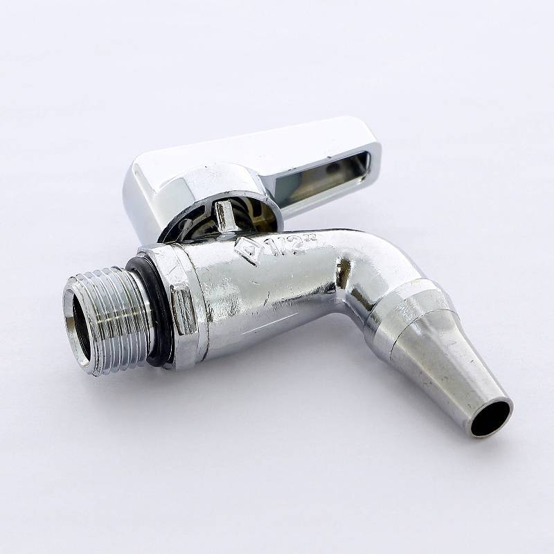 Кран шаровой садовый Bugatti ALASKA Н-штуцер 1/2 ручка-флажок 06810005