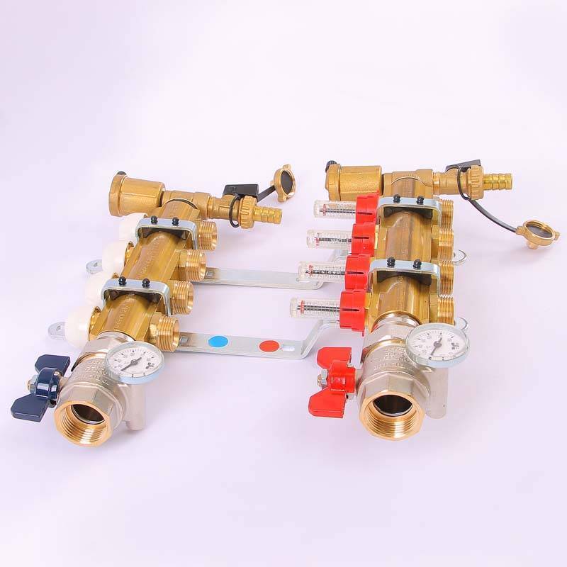 Коллекторная группа с термостатическими вентилями и расходомерами Tiemme 1x3/4 EK 4 выхода 3870005