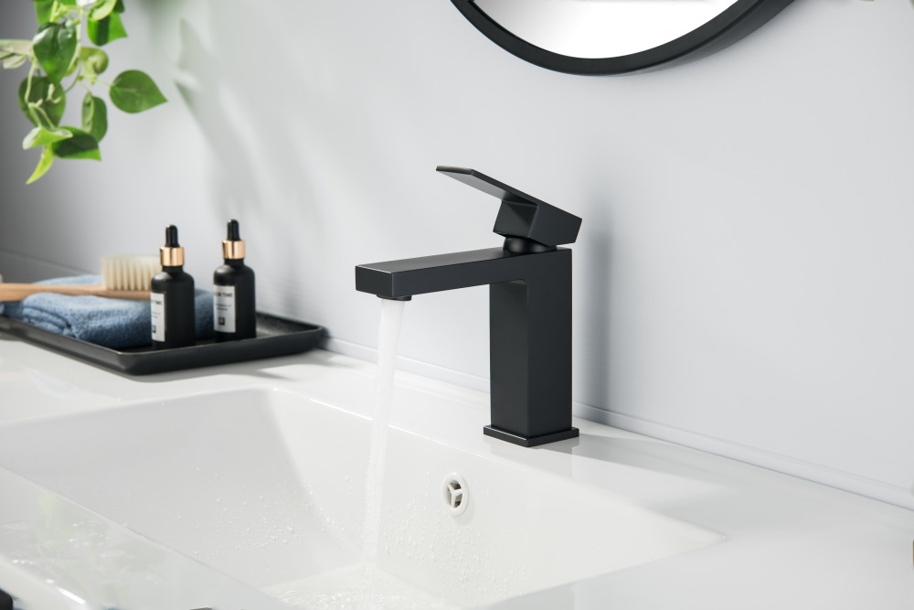 Смеситель для раковины Aquanet Либра 114 мм без донного клапана матовый черный AQ1610MB