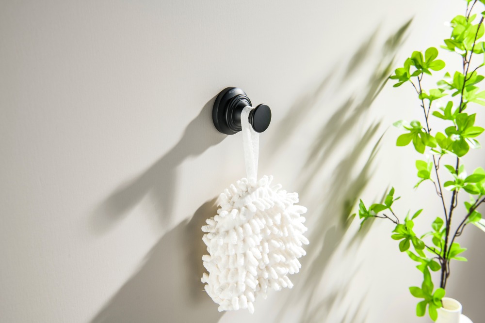 Крючок для ванной Aquatek Классик матовый черный AQ4501MB