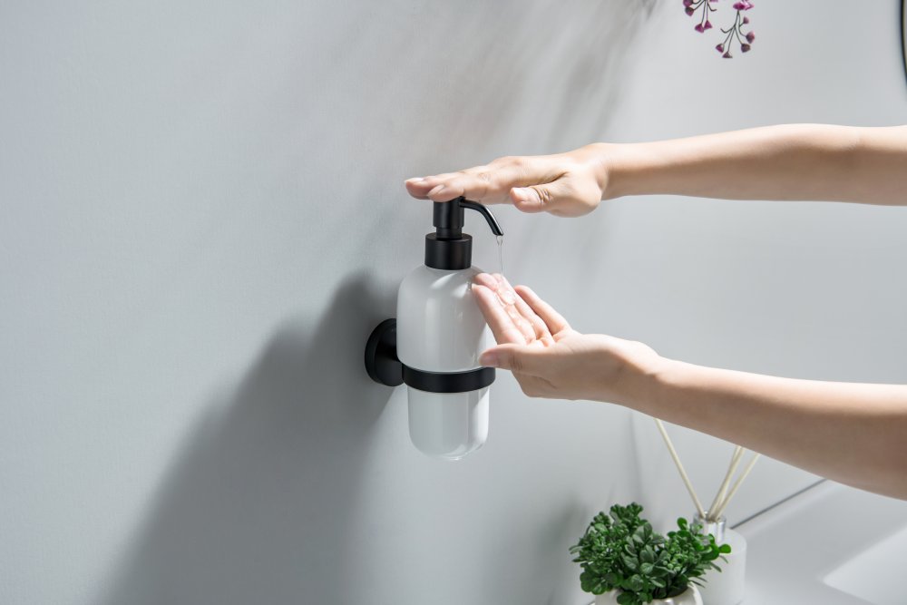 Дозатор для жидкого мыла Aquatek БЕТТА матовый черный AQ4605MB