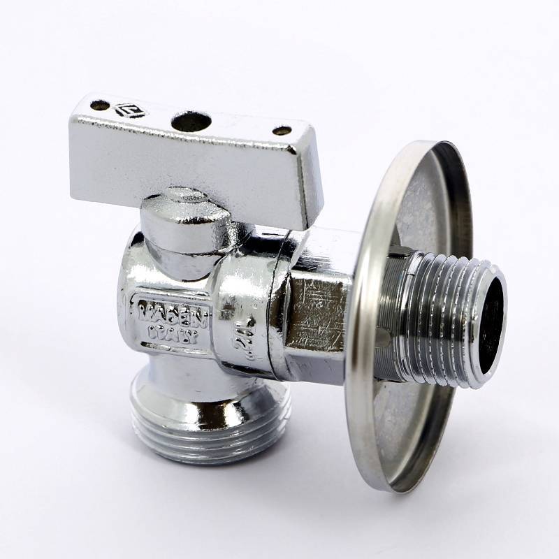 Кран шаровой Bugatti Miami 883 1/2 НР х 3/4 НР с розеткой 08830002