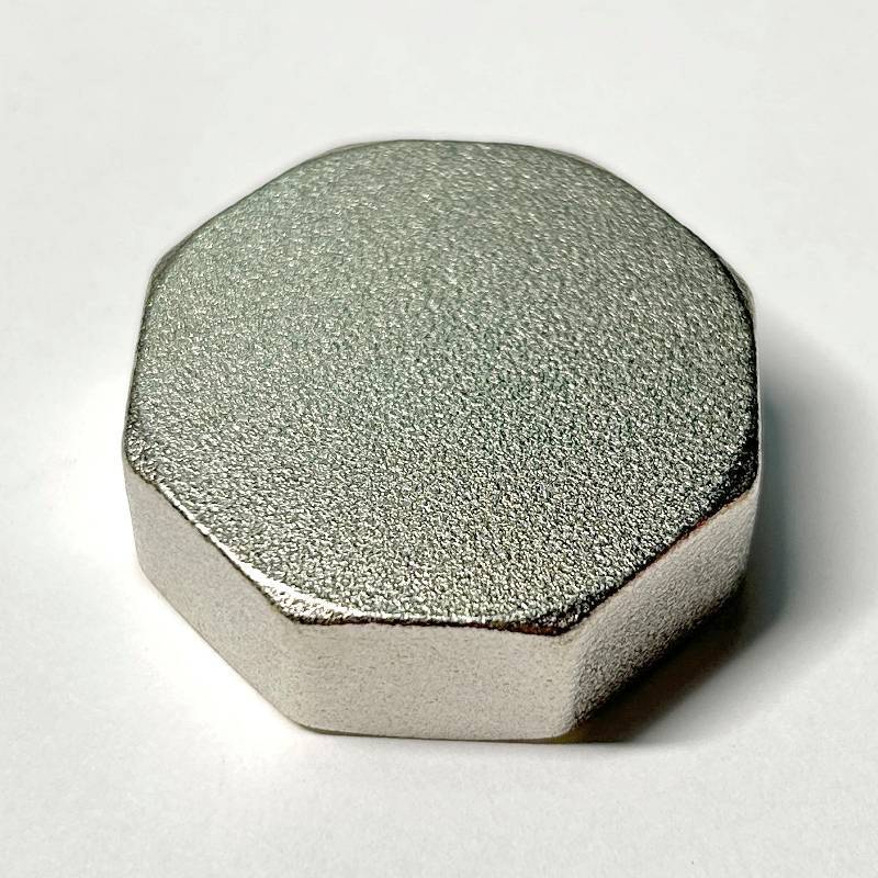 Заглушка с внутренней резьбой General Fittings 1 никелированная 637N4001