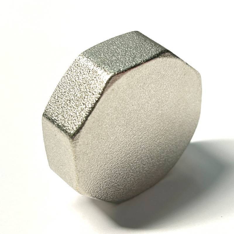 Заглушка с внутренней резьбой General Fittings 1 никелированная 637N4001