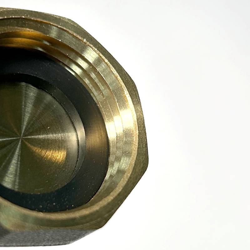 Заглушка с внутренней резьбой General Fittings 1 никелированная 637N4001