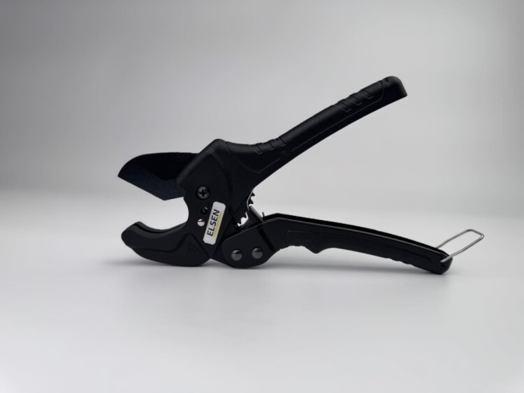 Ножницы для пластиковых и металлопластиковых труб Hogert Technik до 42 мм HT1P601