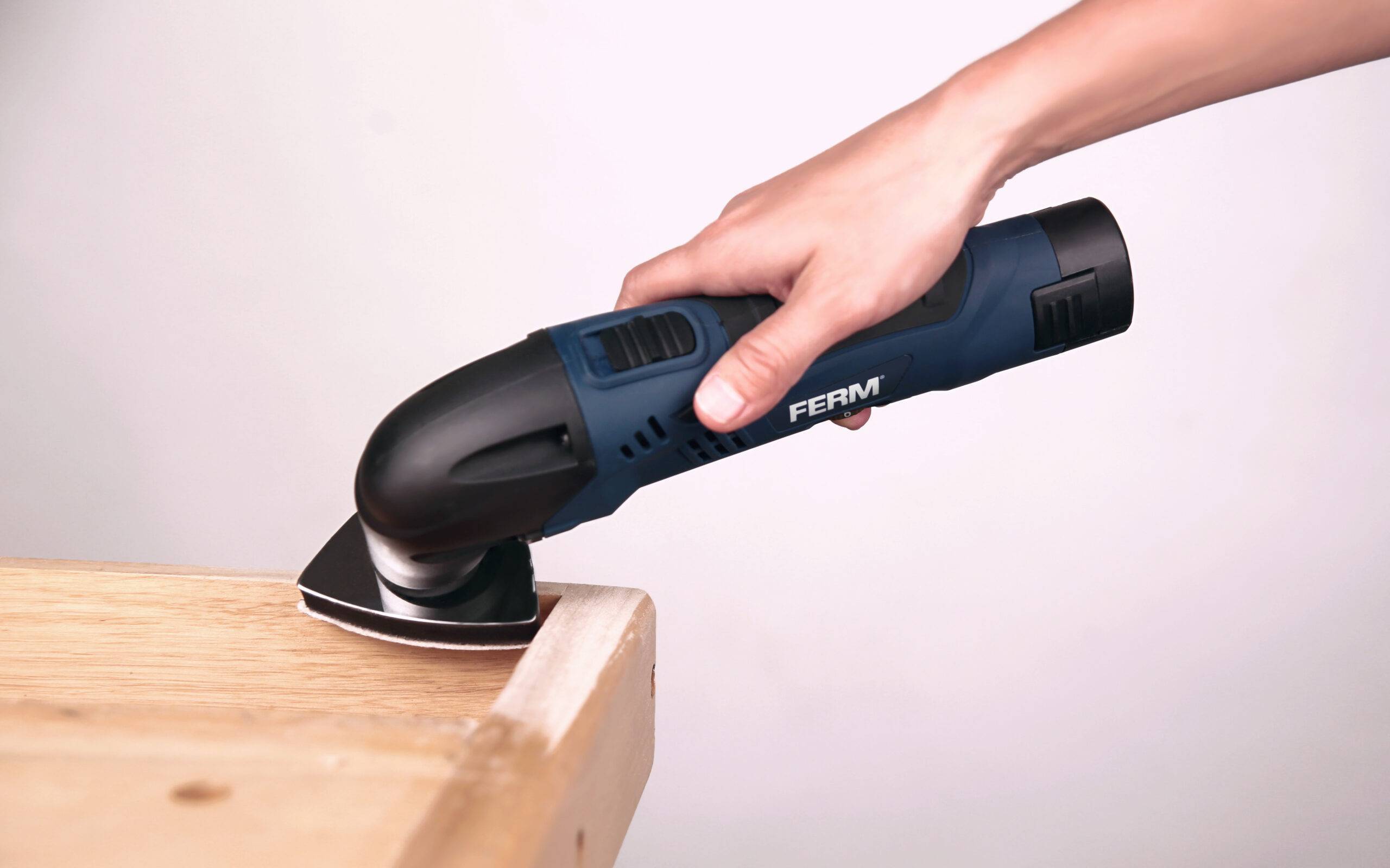 Многофункциональный инструмент реноватор FERM OTM OTM