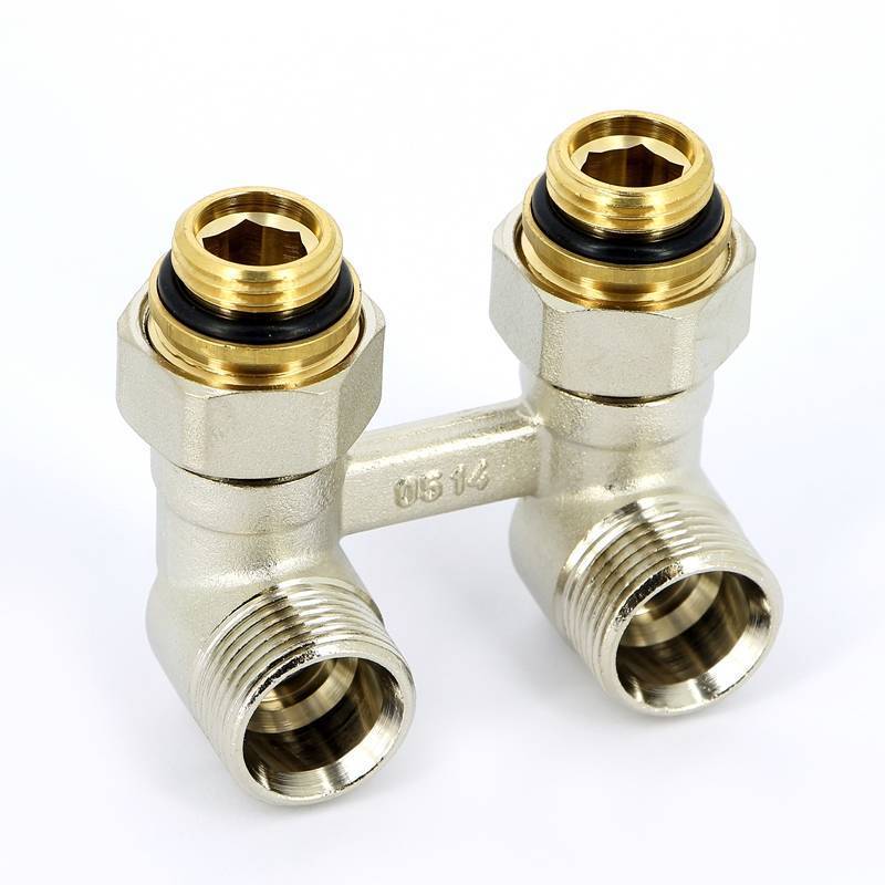 Узел нижнего подключения REHAU угловой с шаровыми кранами 1/2 x 3/4 EK 240737