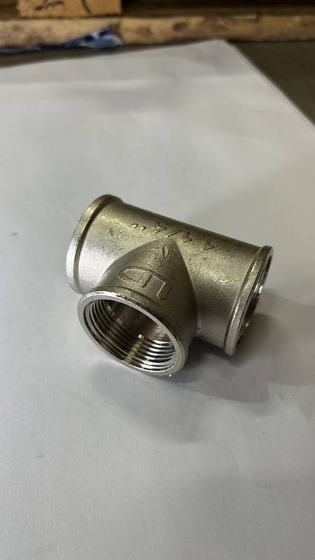 Тройник резьбовой LD 1 1/4 ВВВ латунный никелированный LD.67.514.32