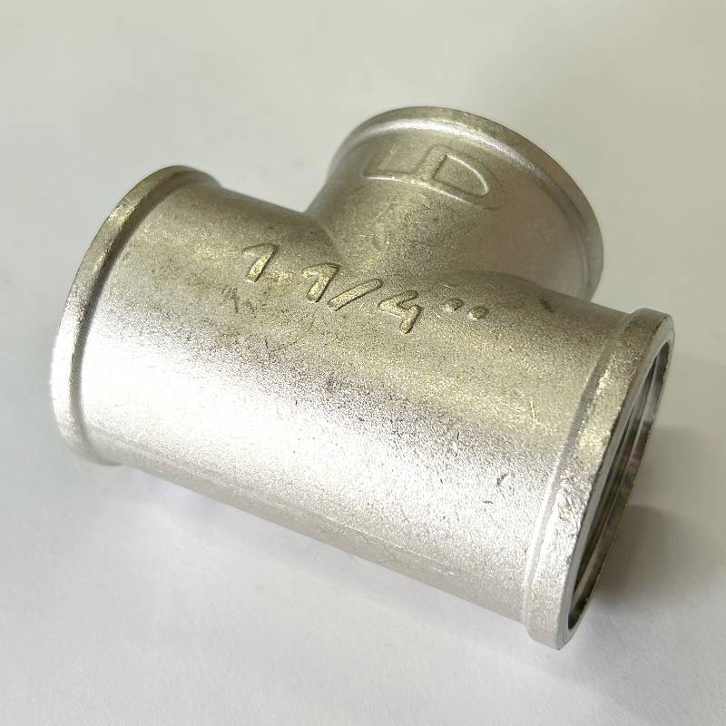 Тройник резьбовой LD 1 1/4 ВВВ латунный никелированный LD.67.514.32