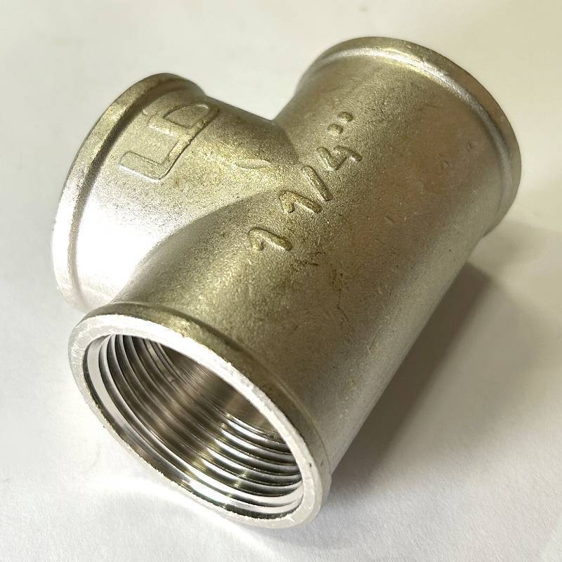 Тройник резьбовой LD 1 1/4 ВВВ латунный никелированный LD.67.514.32