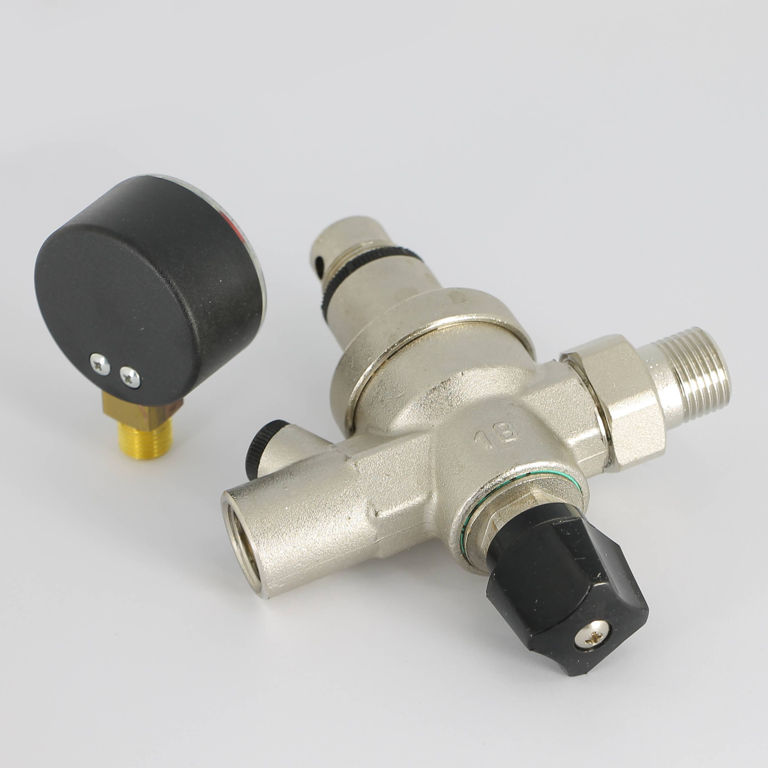 Клапан подпиточный UNI-FITT 1/2 НВ с редукционным соединением и манометром никелированный 290B2000