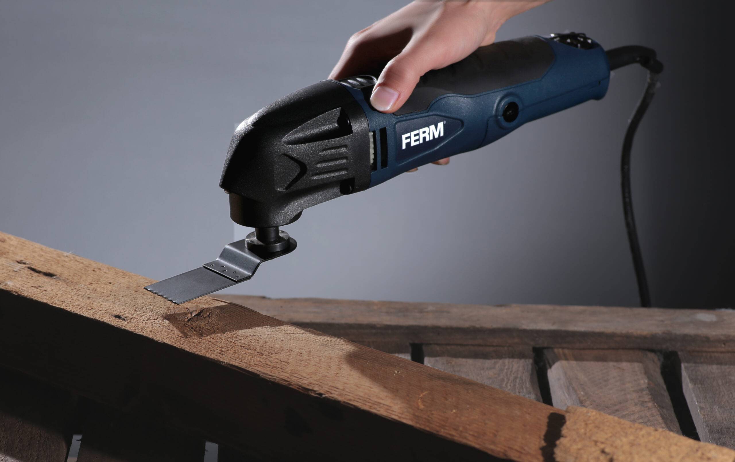 Многофункциональный инструмент реноватор FERM OTM OTM