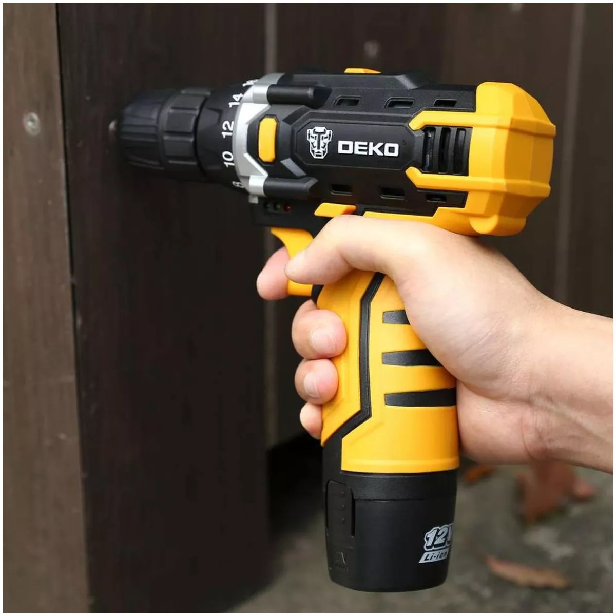 Дрель-шуруповерт аккумуляторная DEKO DKCD12FU-Li 12 В 2x2.0 Ач кейс + набор 104 шт DKCD12FU-Li