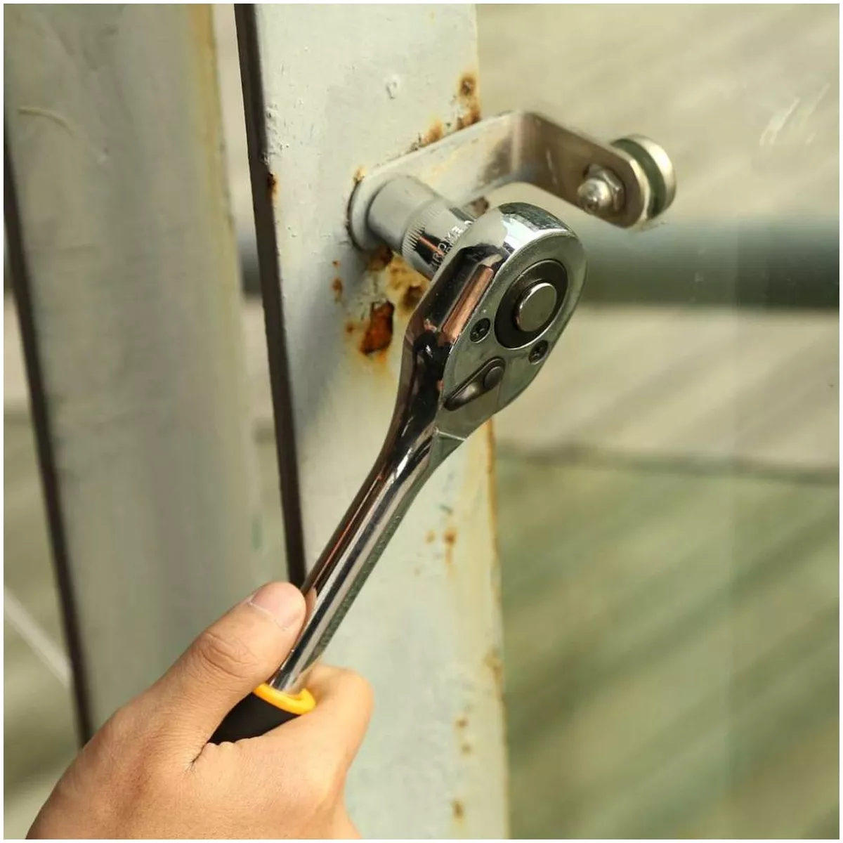 Набор инструментов для автомобиля Deko DKAT82 82 предмета 065-0211