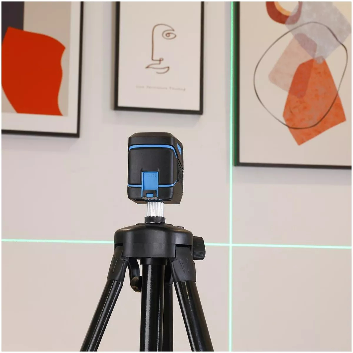 Лазерный уровень DEKO DKLL12 SET 2 12 линий зеленый луч штатив 1 м 065-0210