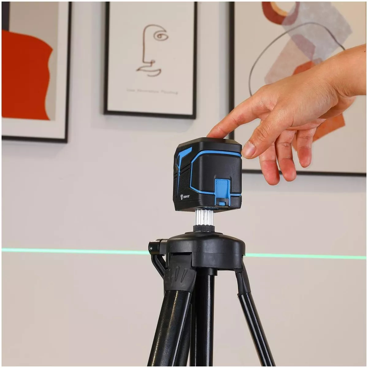 Лазерный уровень DEKO DKLL12 SET 2 12 линий зеленый луч штатив 1 м 065-0210