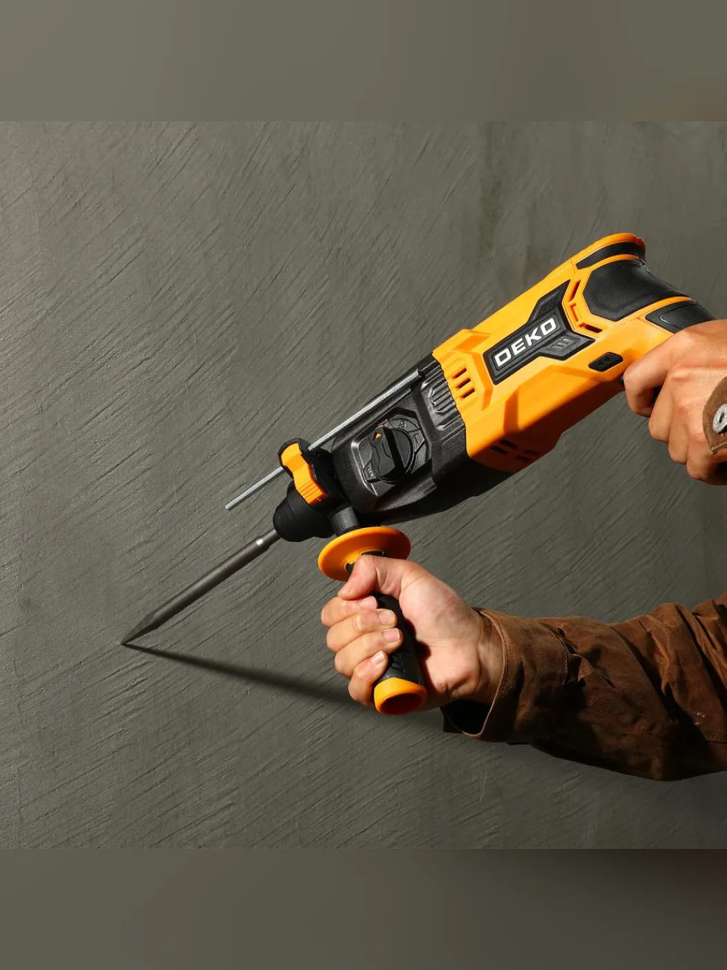 Перфоратор DEKO DKH1300W 1300 Вт SDS-plus в кейсе DKH1300W