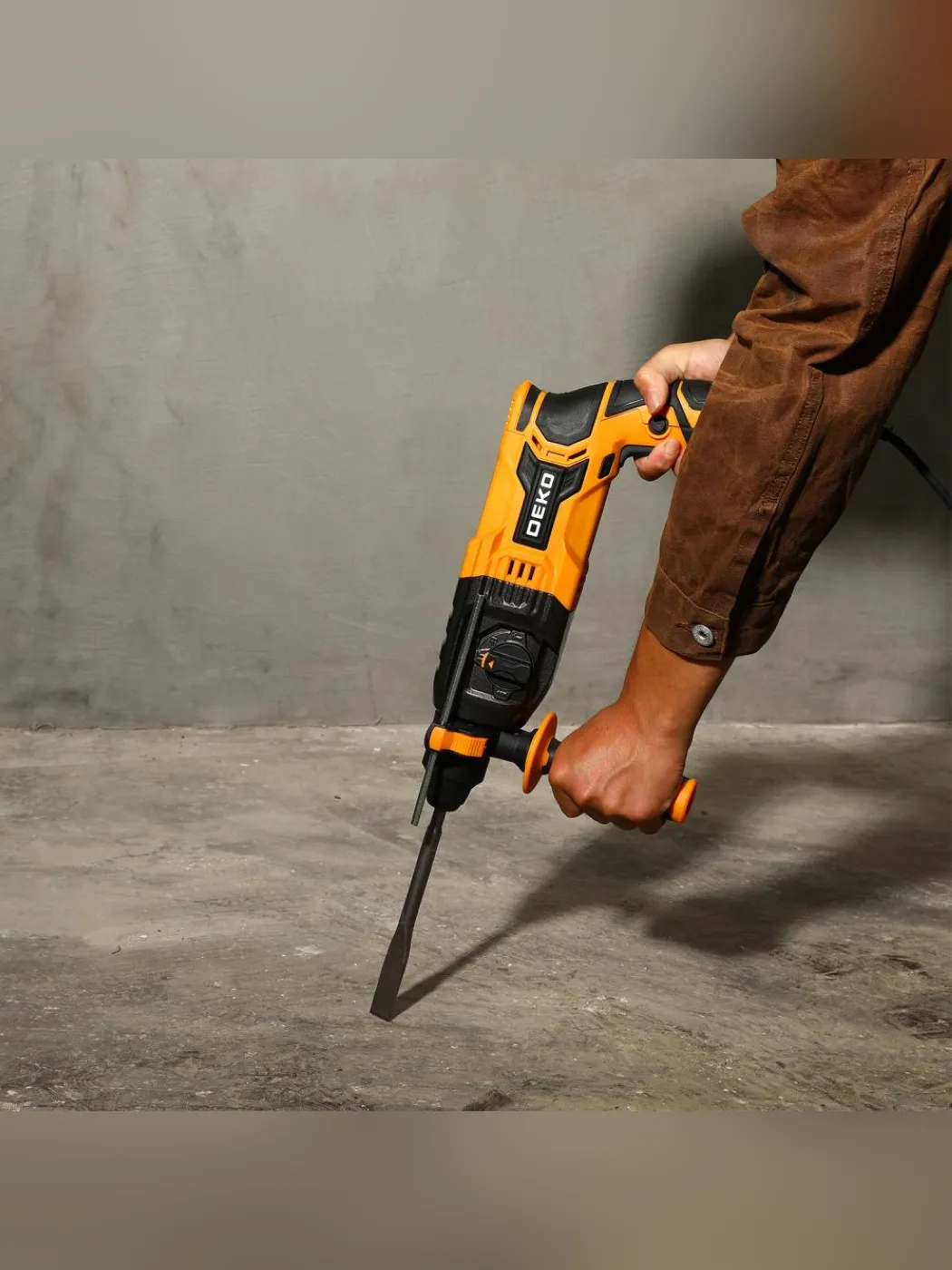 Перфоратор DEKO DKH1300W 1300 Вт SDS-plus в кейсе DKH1300W