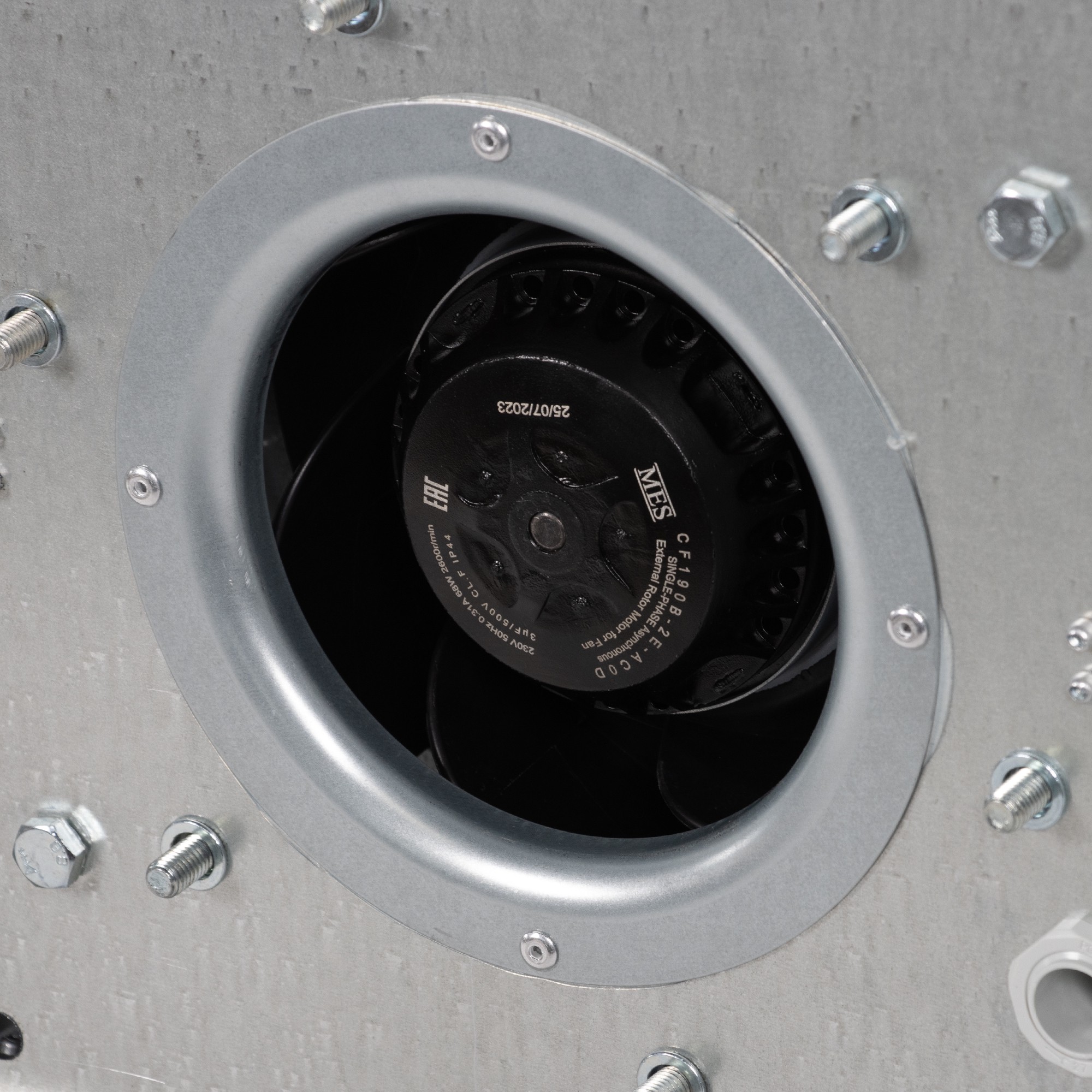 Вентилятор крышный в изолированном корпусе SHUFT IRMVE 355/600-4 VIM 1284182