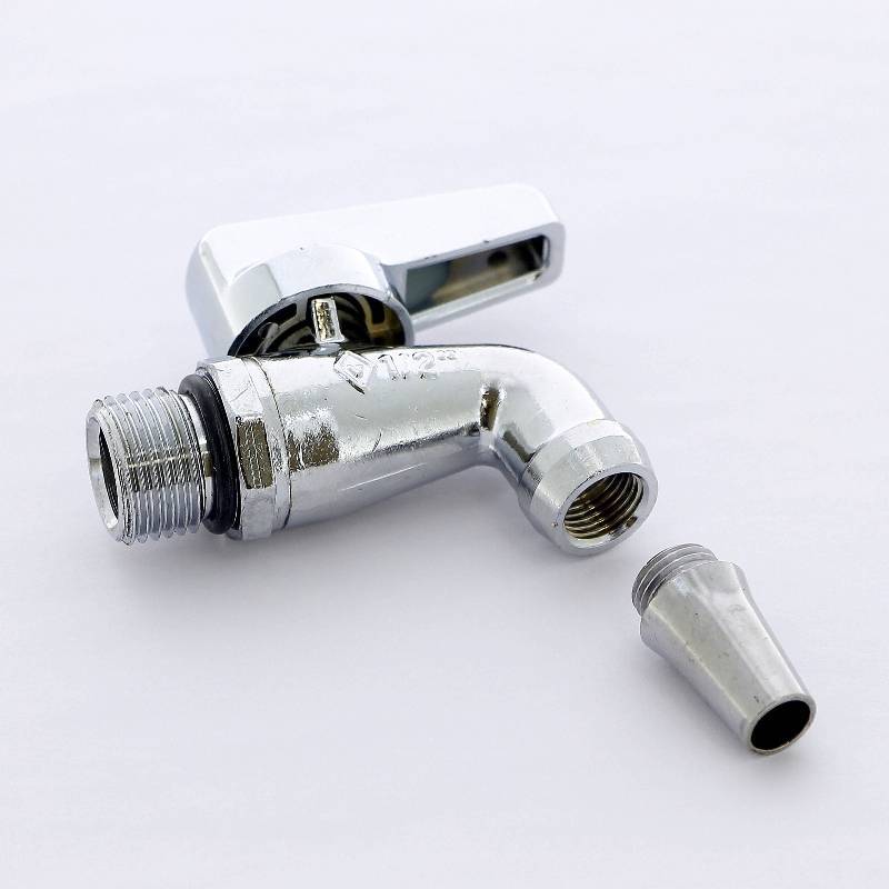 Кран шаровой садовый Bugatti ALASKA Н-штуцер 1/2 ручка-флажок 06810005