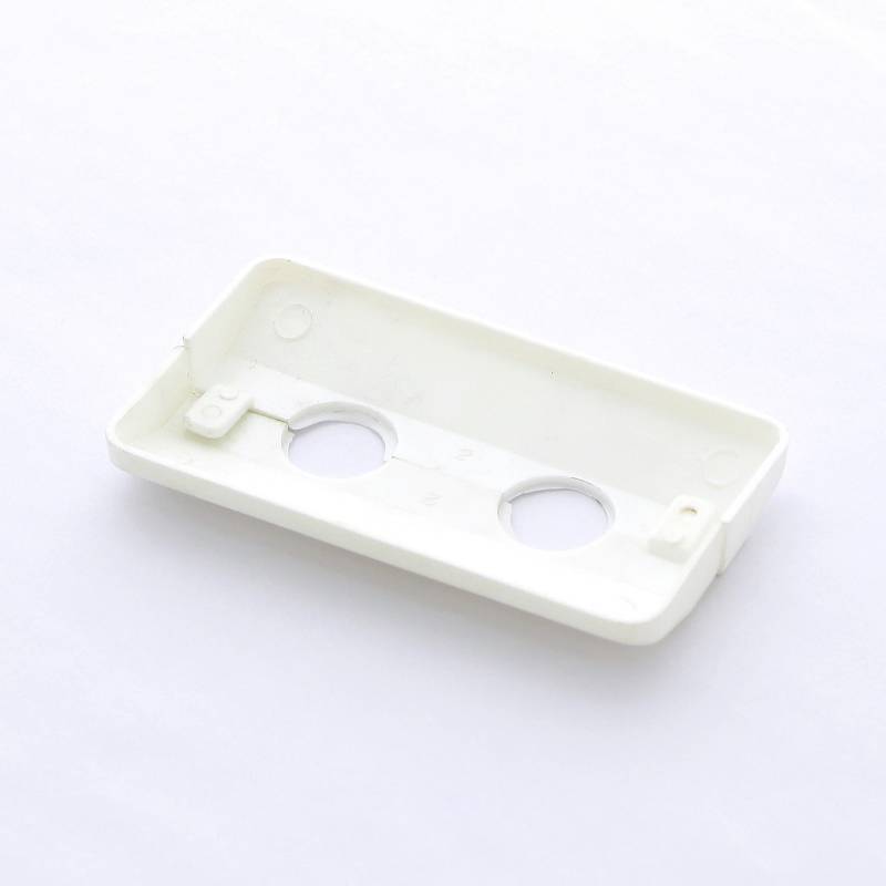 Розетка пластиковая двойная Emmeti 10-18 мм 01308060