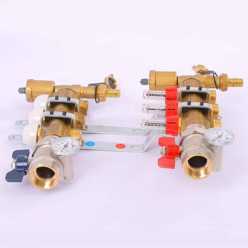 Коллекторная группа с термостатическими вентилями и расходомерами Tiemme 1x3/4 EK 3 выхода 3870008