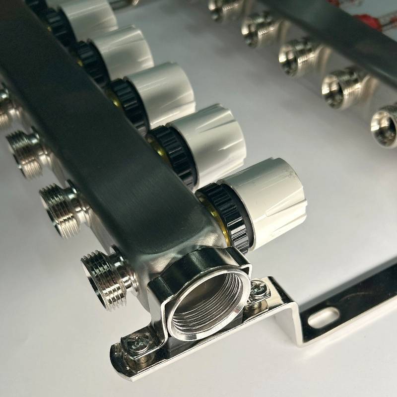 Коллекторная группа WATTS HKV 1 x 8 выходов 3/4 EK с расходомерами из нержавеющей стали 450W4308