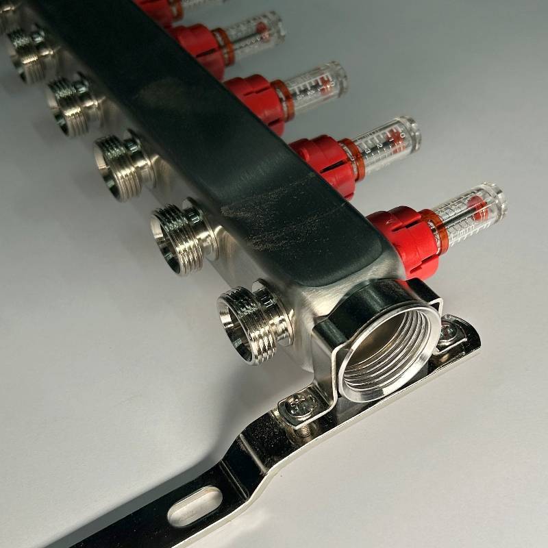 Коллекторная группа WATTS HKV 1 x 8 выходов 3/4 EK с расходомерами из нержавеющей стали 450W4308