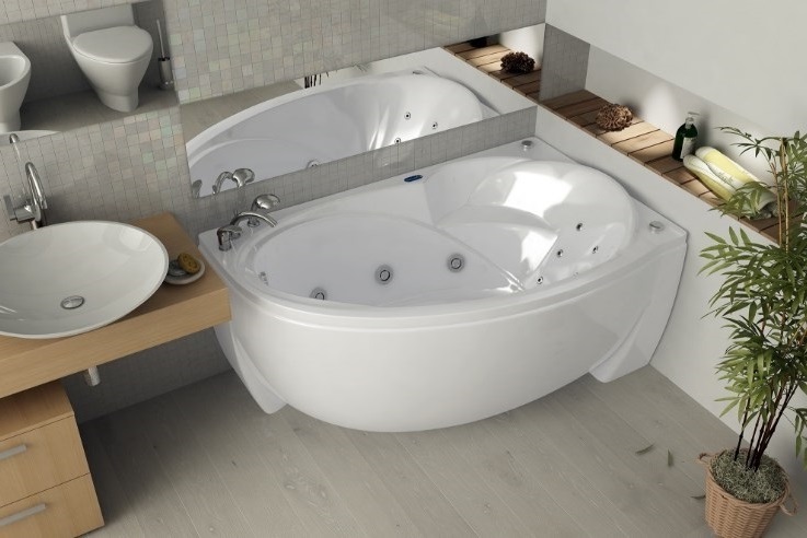 Ванна акриловая Aquatek Бетта 170 правая гидромассаж ПН и спинной массаж с экраном BET170-0000009