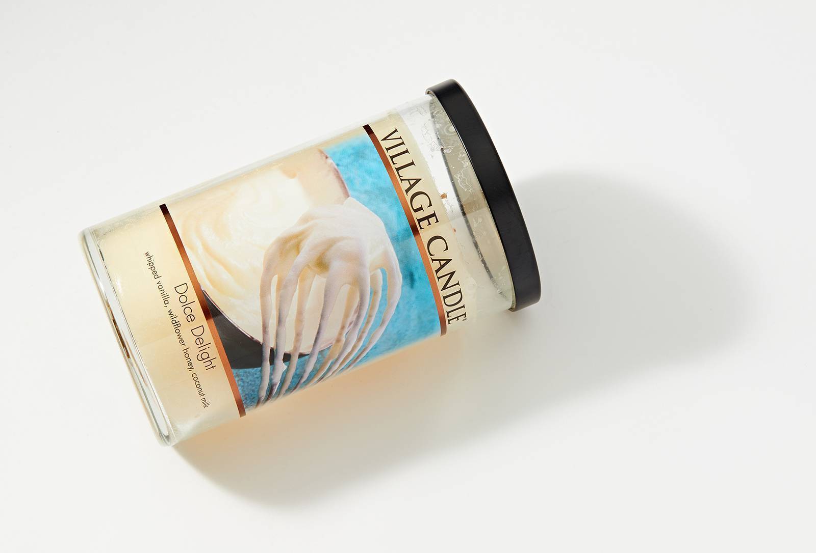 Свеча ароматическая Village Candle Dolce Delight 538 г 10087