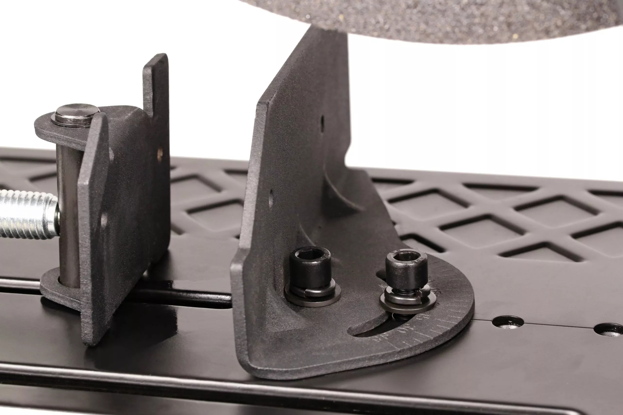 Пила монтажная Ferm COM1007P 2300 Вт 355 мм COM1007P